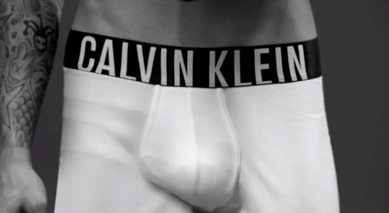 Illustration for article titled Justin Bieber's Crotch: Padded or Nah?